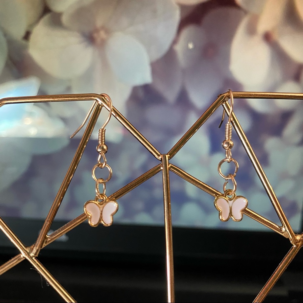 🍁5/$25 New! Mini Butterfly Dangle Earrings